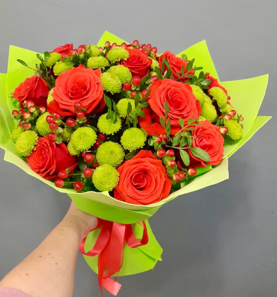 Букет цветов из: Хризантемы и Розы в Голышманово