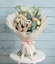 Букет цветов из:  Розы и Лизиантусы в Голышманово