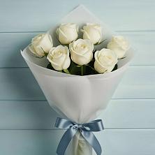 Букет 7 Белых роз Эдлесс Лав в Голышманово