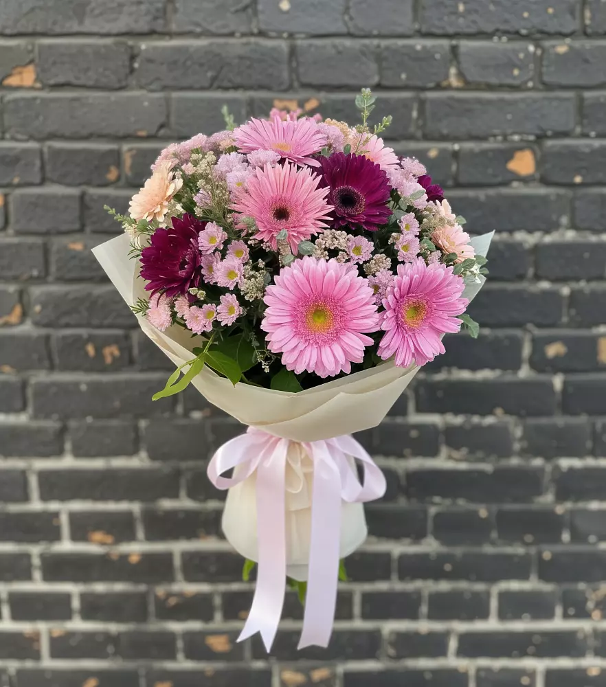 Букет цветов из: Герберы и Хризантемы в Голышманово
