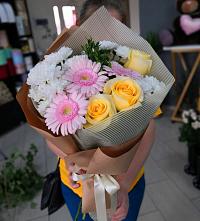 Букет цветов из:  Герберы, Розы и Хризантемы в Голышманово