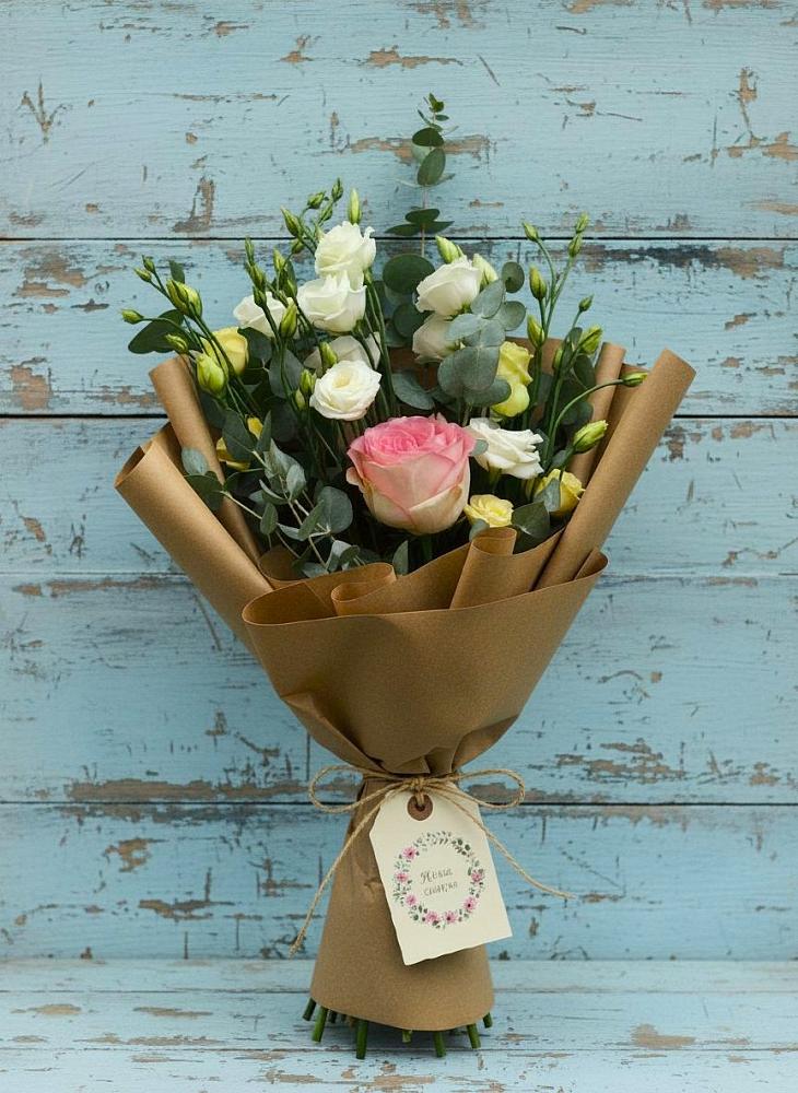 Букет цветов из: Розы и Лизиантусы в Голышманово