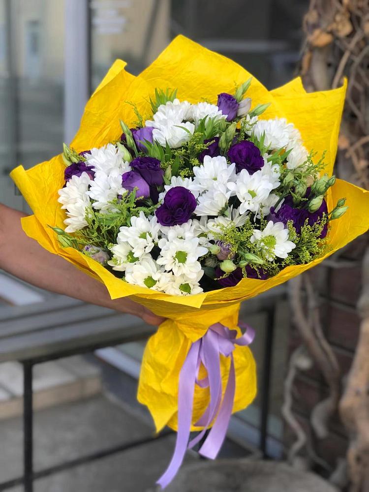 Букет цветов из: Ирисы, Хризантемы и Ромашки в Голышманово