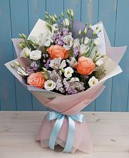 Букет цветов из:  Лизиантусы, Розы, Альстромерии и Гипсофила в Голышманово