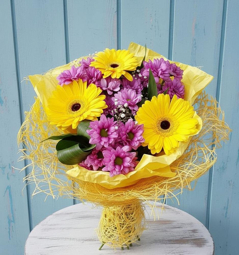 Букет цветов из: Хризантемы и Герберы в Голышманово