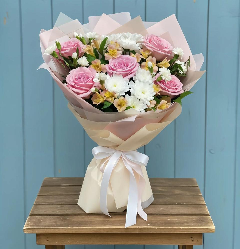 Букет цветов из: Гвоздики, Орхидеи и Розы в Голышманово