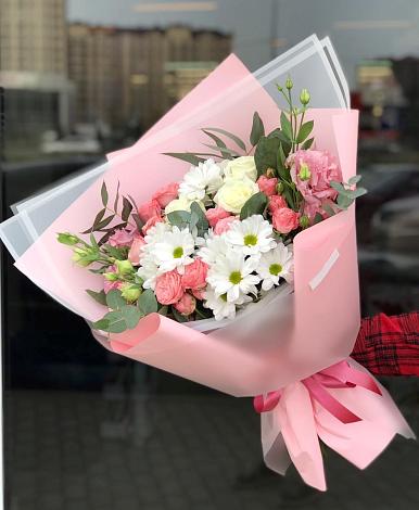 Букет цветов из: Розы, Лизиантусы и Хризантемы в Голышманово
