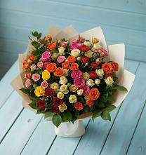 Букет Микс из разноцветных кустовых роз в Голышманово