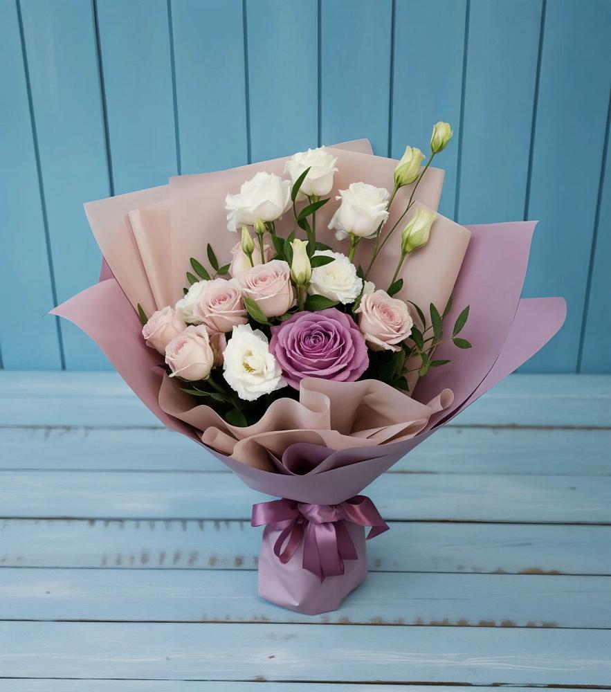 Букет цветов из: Розы и Лизиантусы в Голышманово